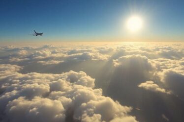 a-verdade-por-tras-das-passagens-aereas-baratas